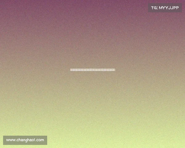 宋仲基晒亲子日常,带娃遛狗晒黑不忘陪伴,儿子小脚踢腾超可爱